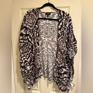 Torrid Black and White Patterned Women's Blouse